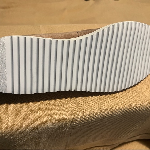 Karl Lagerfeld Paris Caralee Slip on Cap Toe Leather Shoes NWOT - Picture 3 of 6